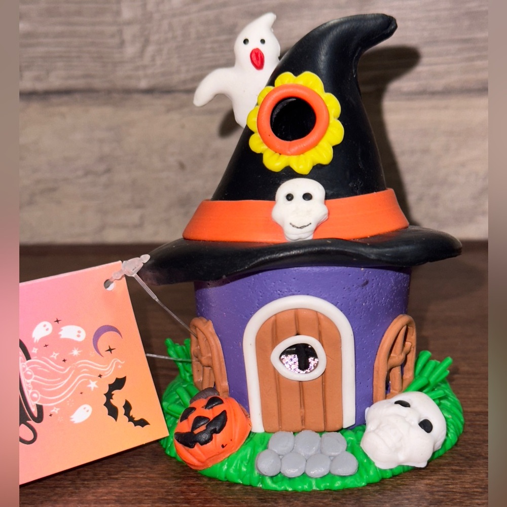 Super Cute 🥰 Witch 🧙‍♀️ House Pumpkin House -  Fairy House with Lights